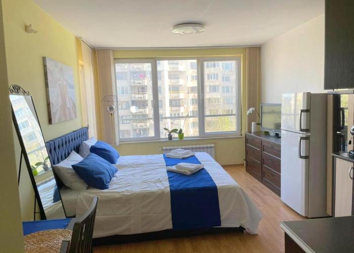 Blue Orchid Studio near airport & free parking