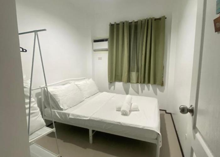 The Overnight Transient House