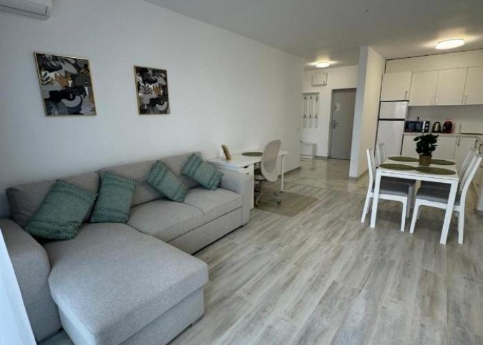 Luxury Avanera Towers Apartments Parking included