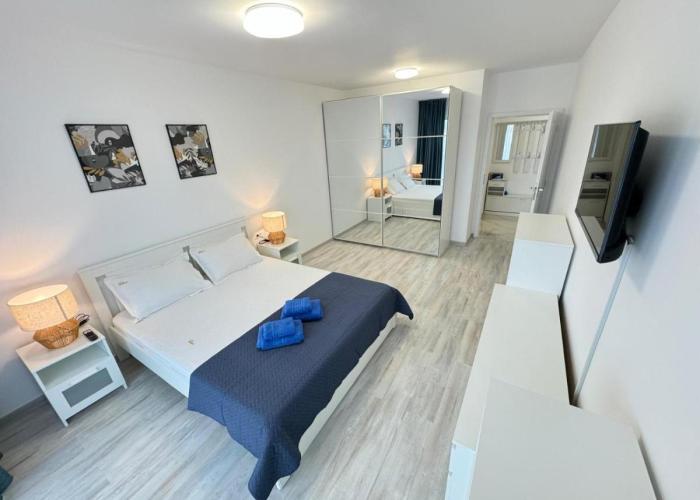 Luxury Avanera Towers Apartments Parking included