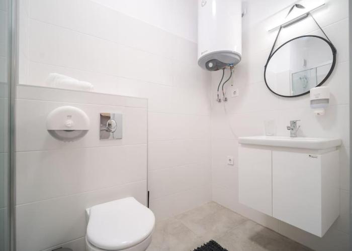 Mycampus 1 bdrm, stay 4, free parking, garden, self check-in