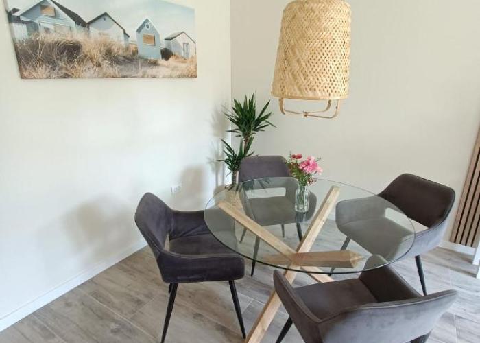 Mooi en trendy appartement vlakbij strand