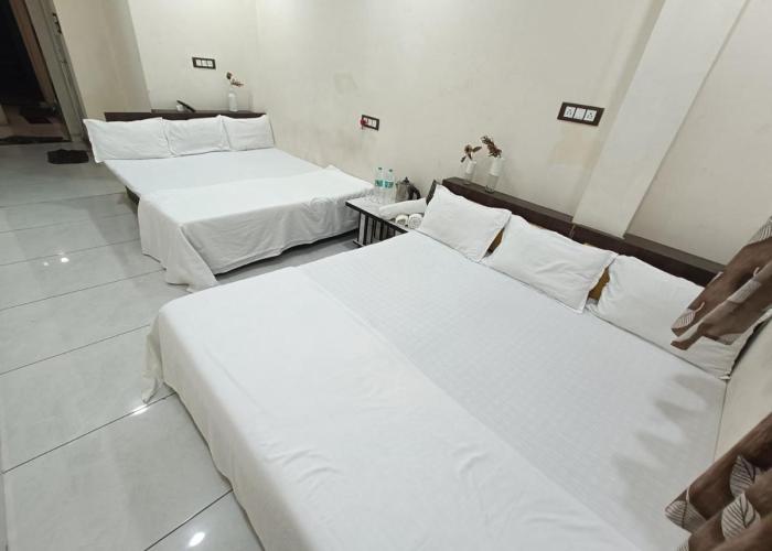 Treebo yatri grah kshipra T hotel