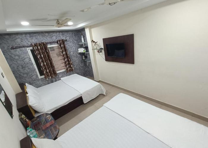 Treebo yatri grah kshipra T hotel