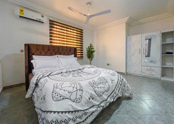 Caroline Appt -spacious deluxe 2 bedroom appt
