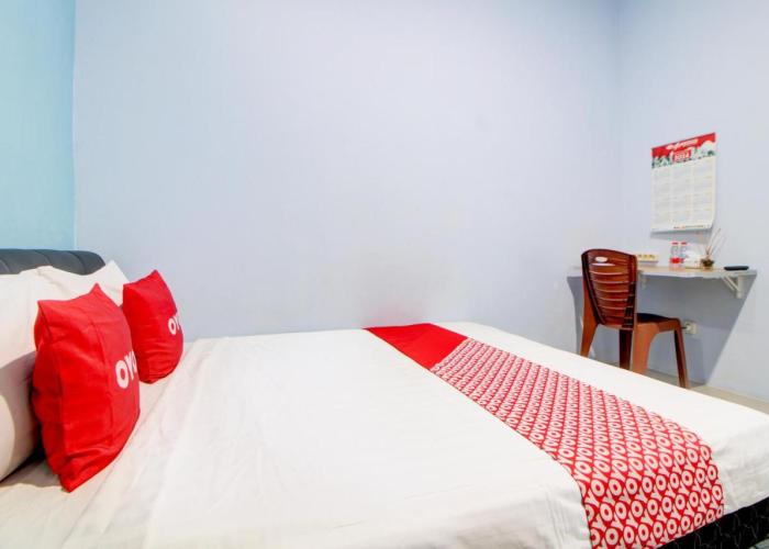 Hotel O Alun-Alun Purwokerto Near Gor Satria Purwokerto Formerly Guest House Blessing