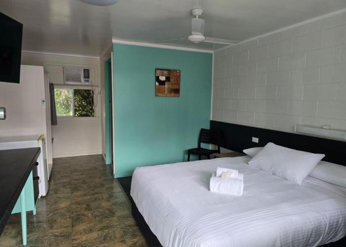 Kalka Palms Hotel Motel