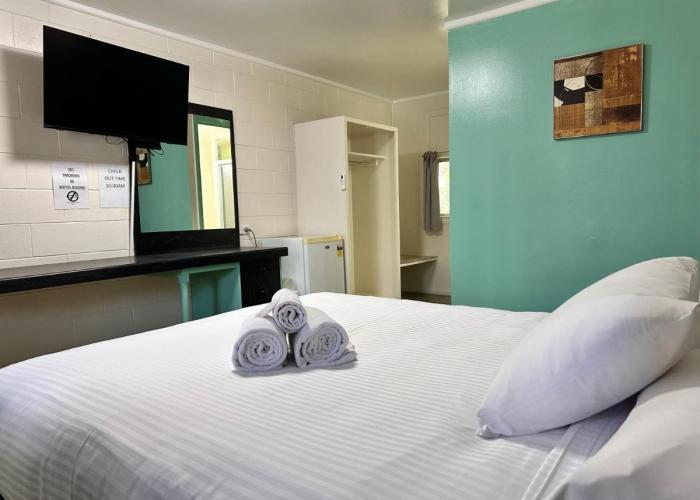Kalka Palms Hotel Motel