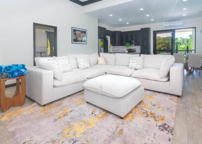 luxury 5 Bdrms-5 Bthms villa with private pool in west end