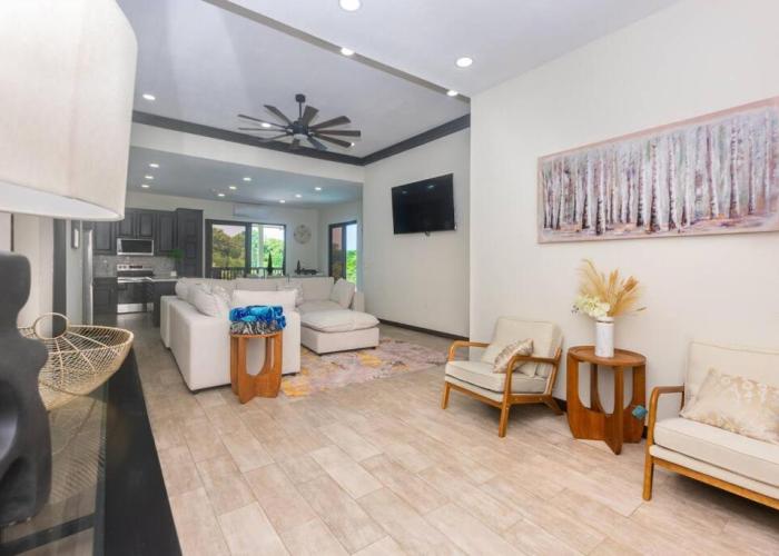 Luxury 3 Bdrms villa with private-pool and full-concierge
