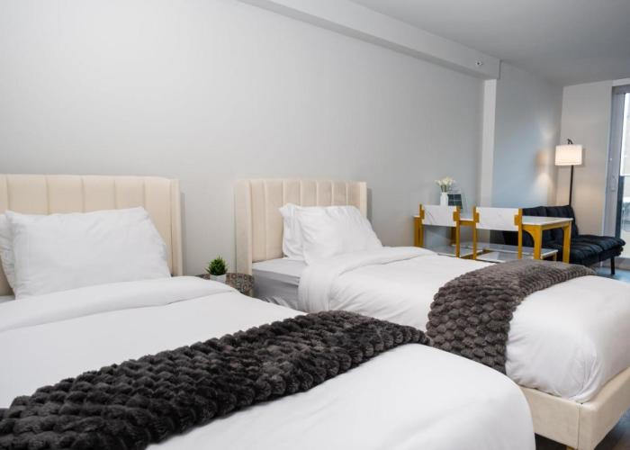 Downtown Center Silverstone Tower I and II Long-Term Booking Only Your second home in Vancouver