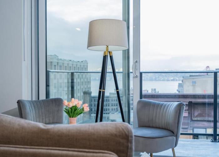 Downtown Center Silverstone Tower I and II Long-Term Booking Only Your second home in Vancouver