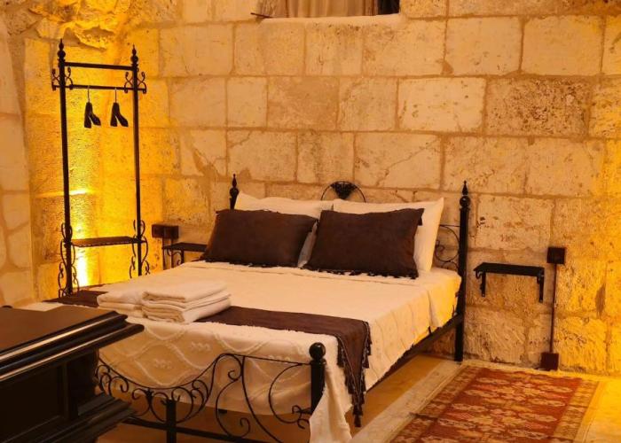 Cleopatra Antique Hotel