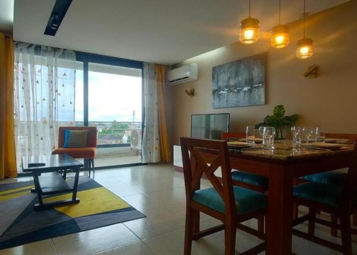 Chic and modern apart with parking and rooftop