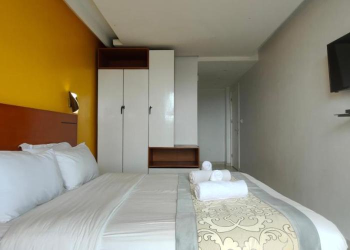 Chic and modern apart with parking and rooftop