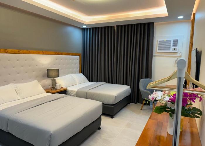 Twin Hearts Residences - RMB Suite Room 217
