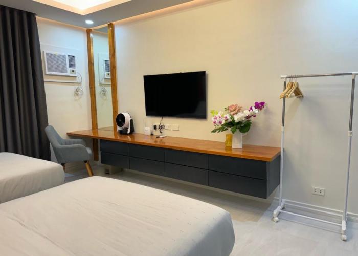 Twin Hearts Residences - RMB Suite Room 217