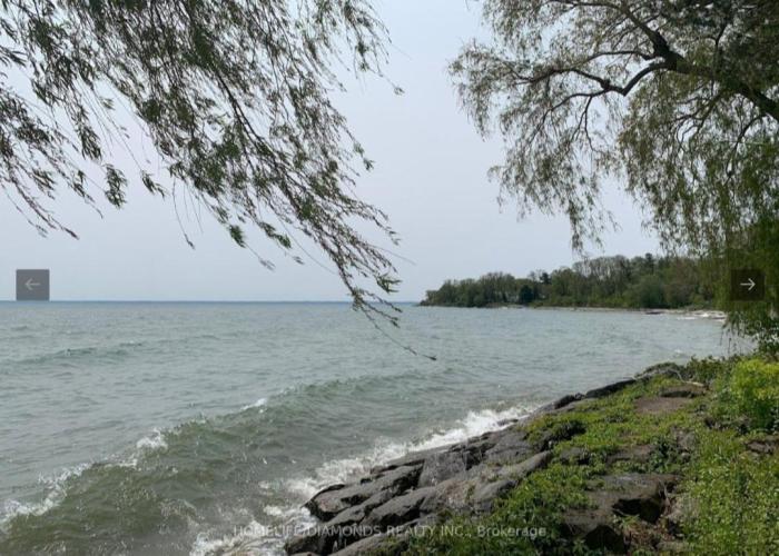 Rare 3 Bedroom Luxury Close to Lake