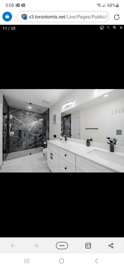 Rare 3 Bedroom Luxury Close to Lake