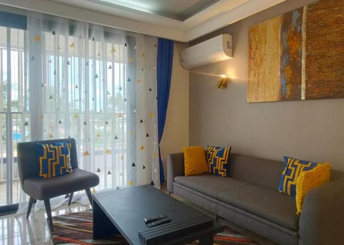 Chic and modern apart with parking and rooftop