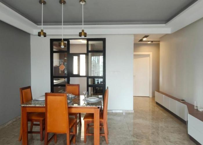 Chic and modern apart with parking and rooftop