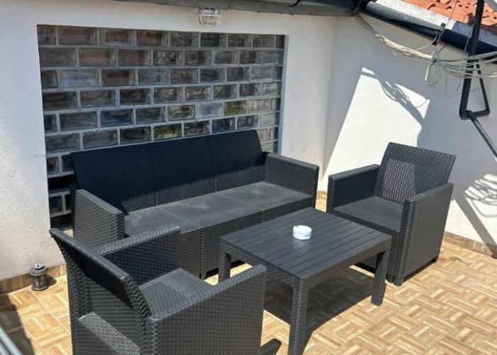 Villa Hanka Umag - 3 verschiedene Whg - 40 qm 3 Pers, 50 qm bis 4 Pers oder 70 qm bis 5 Pers, Balkone, nur 70 m zum Strand, von 3 bis max 5 Personen, WLAN, SAT-TV, Klima, Küche, Parkplätze,ruhig gelegen