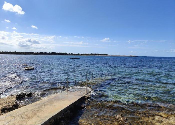 Villa Hanka Umag - 3 verschiedene Whg - 40 qm 3 Pers, 50 qm bis 4 Pers oder 70 qm bis 5 Pers, Balkone, nur 70 m zum Strand, von 3 bis max 5 Personen, WLAN, SAT-TV, Klima, Küche, Parkplätze,ruhig gelegen