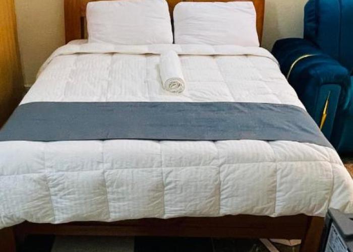 Furnished Studio Apartment at BH Crown Z Towers, Opposite Quickmart Kamakis