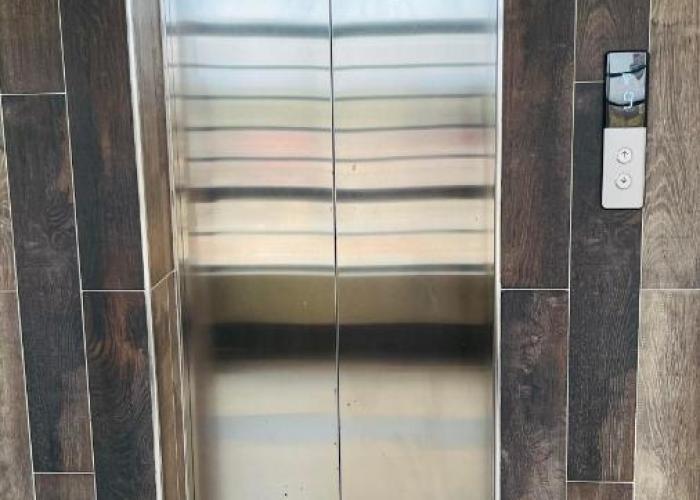 Furnished Studio Apartment at BH Crown Z Towers, Opposite Quickmart Kamakis