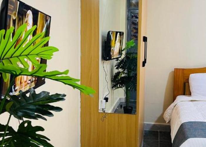 Furnished Studio Apartment at BH Crown Z Towers, Opposite Quickmart Kamakis