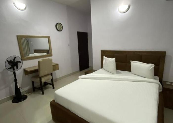 Bots Luxury Apartment