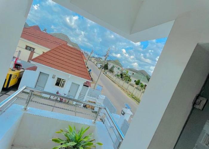 Bots Three Bedroom Luxury Apartment