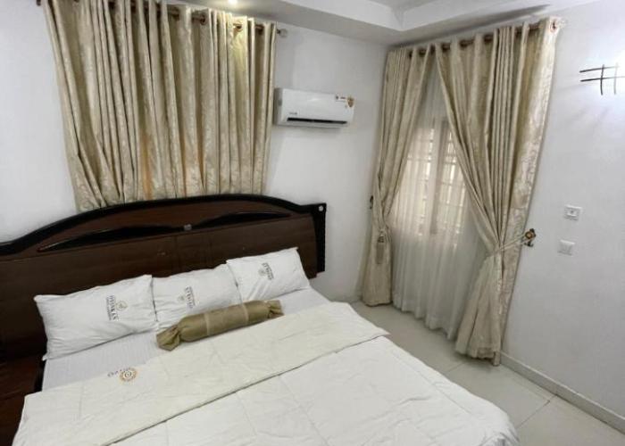 Bots Three Bedroom Luxury Apartment