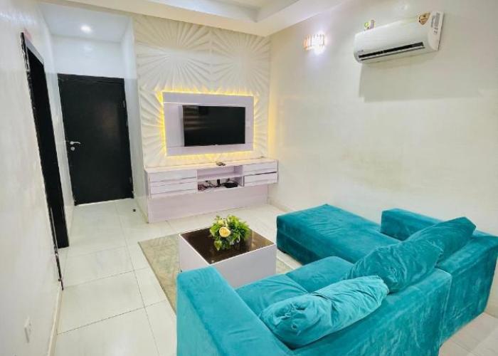 Bots Three Bedroom Luxury Apartment