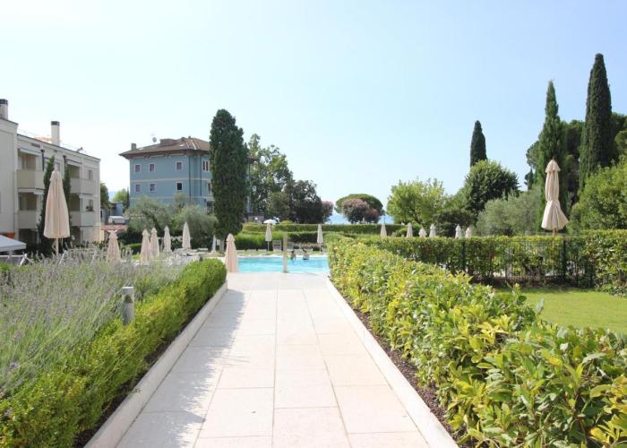 Ginny House Lake - charming flat with pool