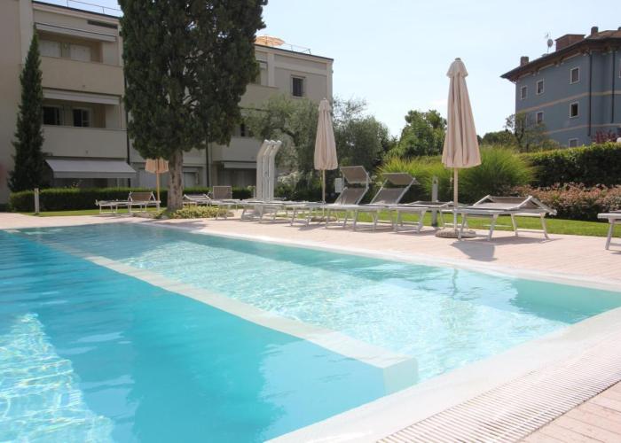 Ginny House Lake - charming flat with pool