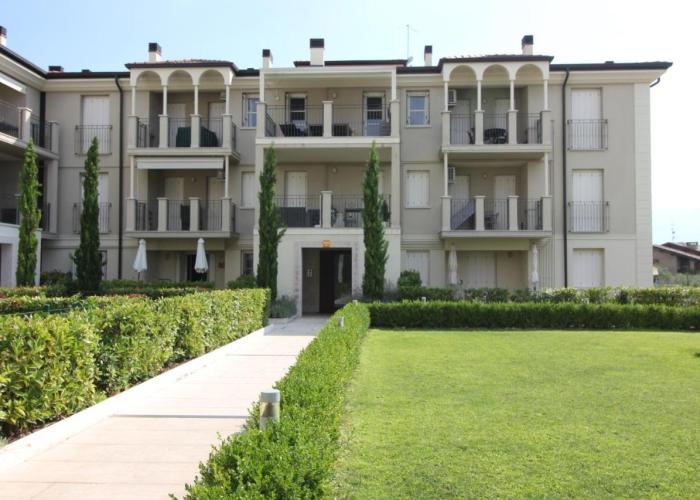 Ginny House Lake - charming flat with pool