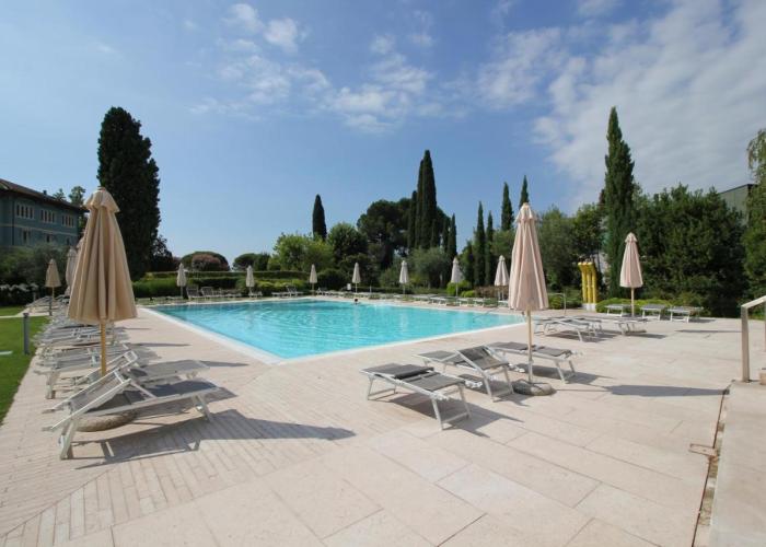 Ginny House Lake - charming flat with pool