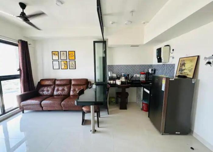 Lovely Couple friendly space to chill with Netflix