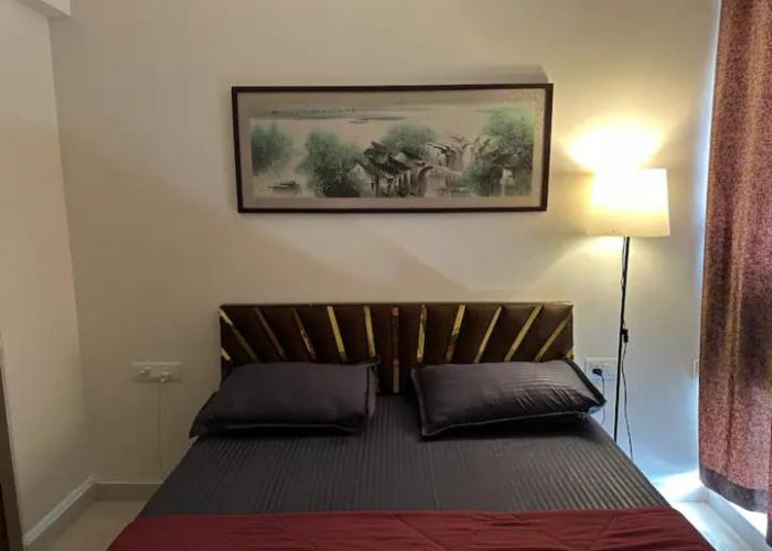 Lovely Couple friendly space to chill with Netflix