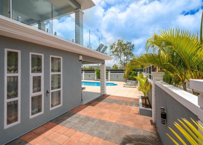Villa Tropicale, 5 bed, private pool, 5 min beach