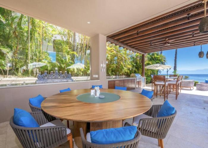Beachfront Enchanting Villa in Punta Mita