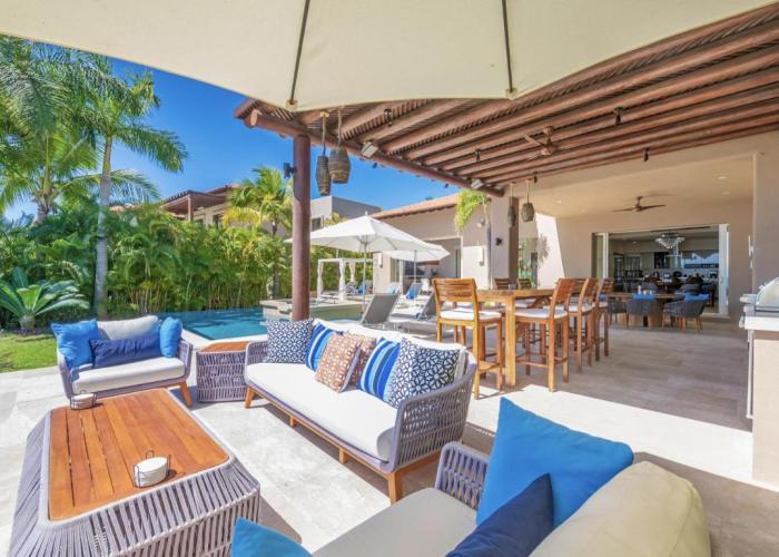 Beachfront Enchanting Villa in Punta Mita