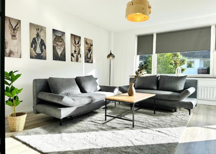Großzügige Wohnung - 6 Personen-3 Schlafzimmer- Parkplatz- Waschmaschine-2 Balkone