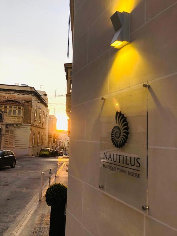 фото Nautilus