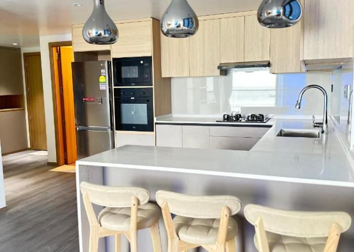Lazzlla Beachfront Oceanfront Apartments