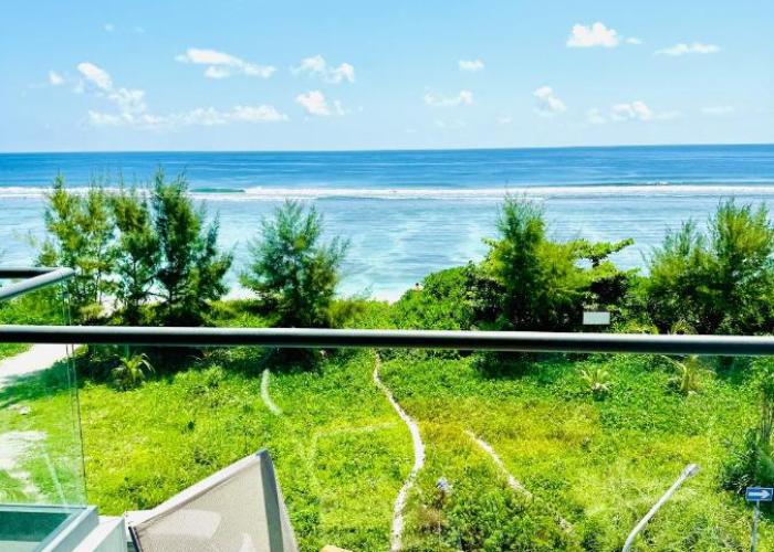 Lazzlla Beachfront Oceanfront Apartments