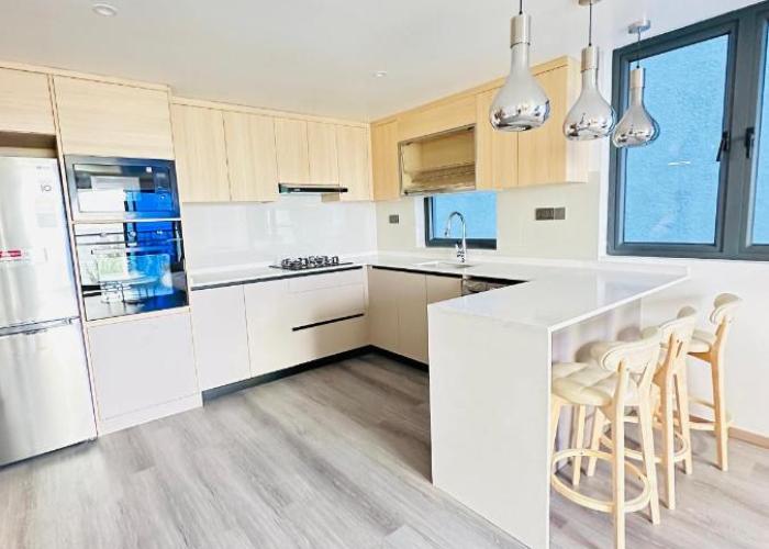 Lazzlla Beachfront Oceanfront Apartments
