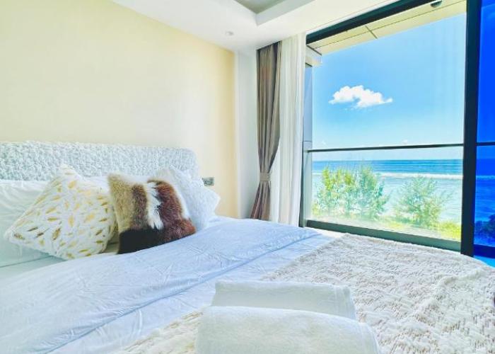 Lazzlla Beachfront Oceanfront Apartments