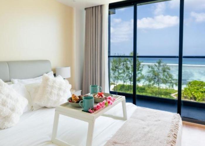 Lazzlla Beachfront Oceanfront Apartments
